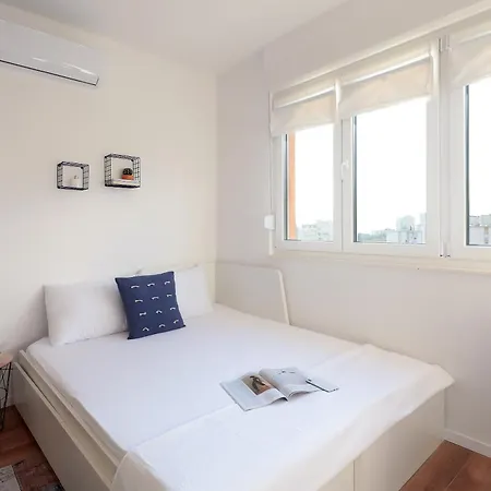 Velvet Vista Free Street P Sea View *